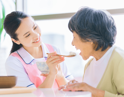 食事介助イメージ